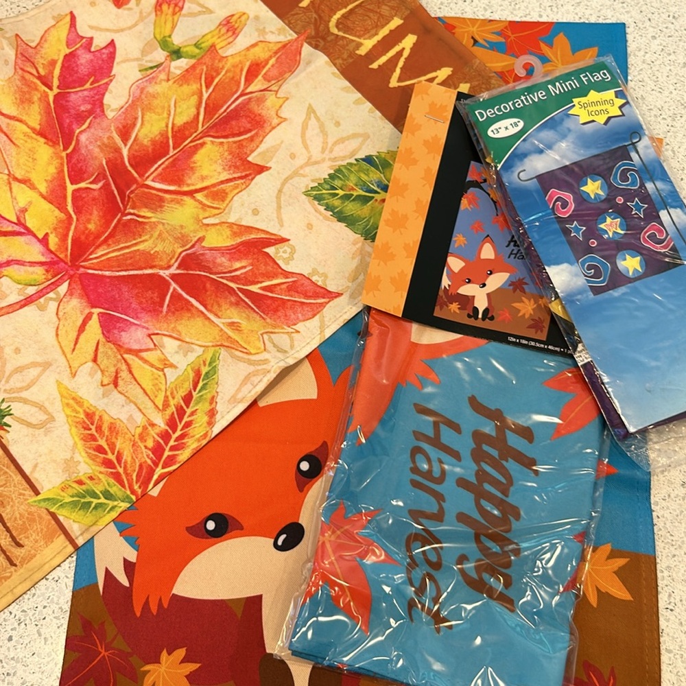 🍁🍂BUNDLE OF 4 Garden Flags - Autumn/Fall and Party themed.🍂🍁